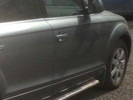 Пассажирская дверь Audi Q7 после локальной покраски